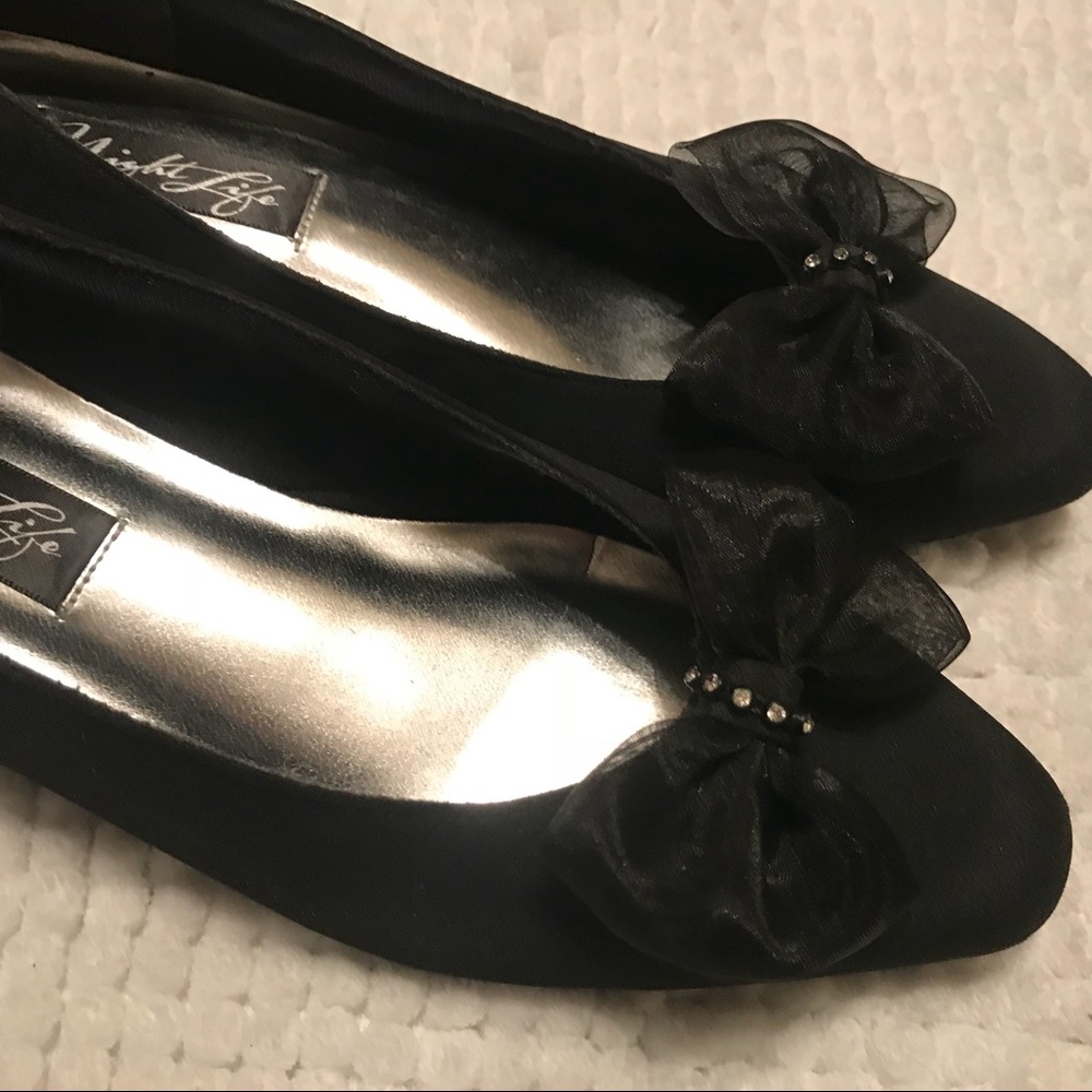 Satin dress shoes, princess heels, like new